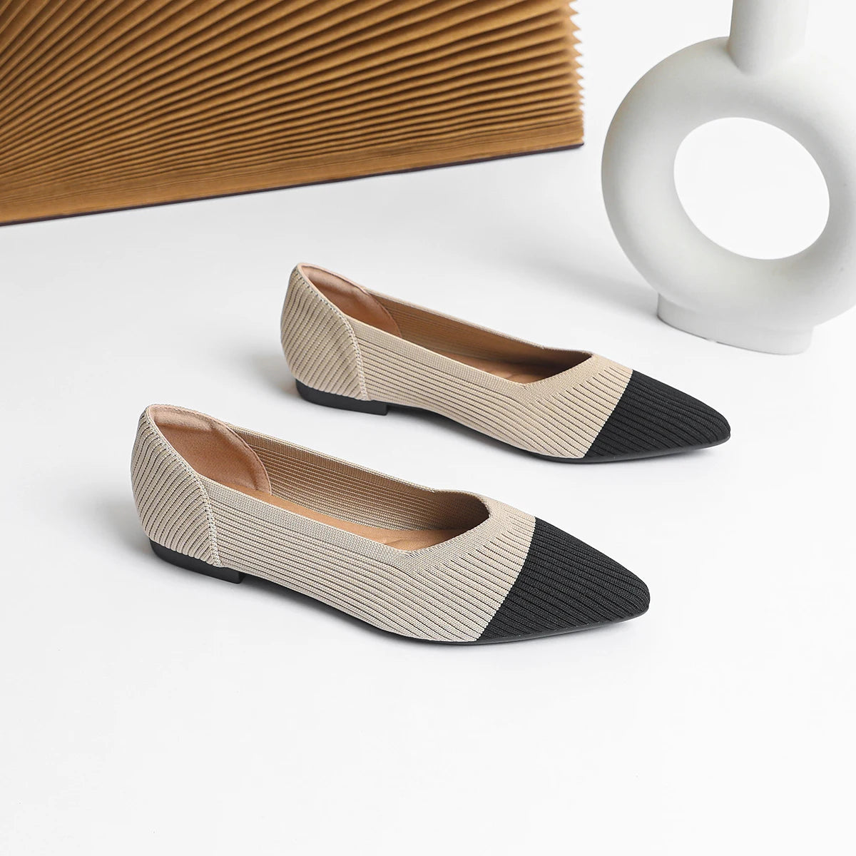 Women's flat shoes with pointed soft knitted sole breathable and comfortable shoes Spring and Autumn 2024 new model