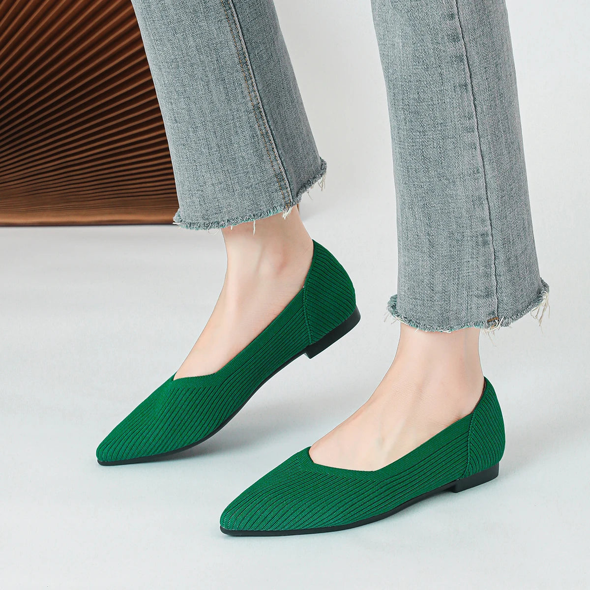 Women's flat shoes with pointed soft knitted sole breathable and comfortable shoes Spring and Autumn 2024 new model