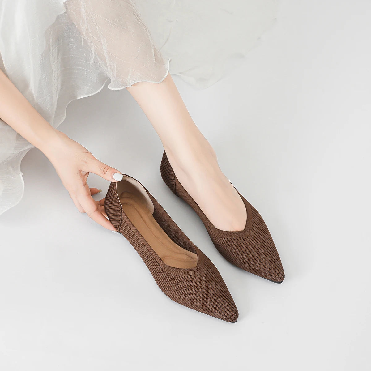 Women's flat shoes with pointed soft knitted sole breathable and comfortable shoes Spring and Autumn 2024 new model
