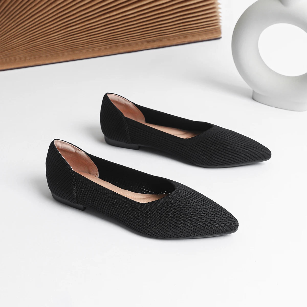 Women's flat shoes with pointed soft knitted sole breathable and comfortable shoes Spring and Autumn 2024 new model